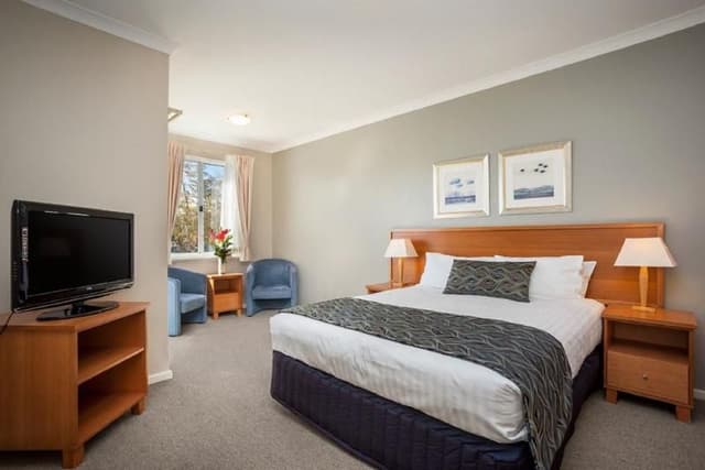 APARTMENT THREE BEDROOMS