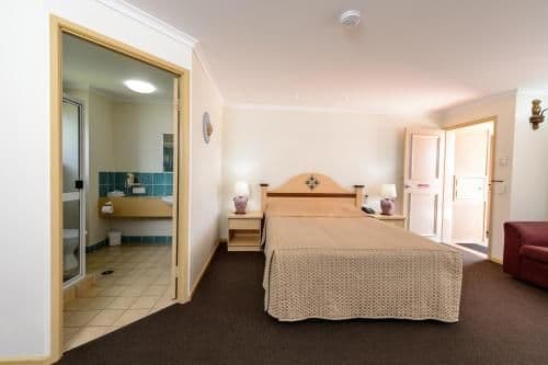 Deluxe Queen Room