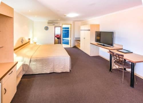 Executive King Room with Spa Bath