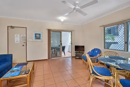 Deluxe One-Bedroom Apartment (Twin Beds)