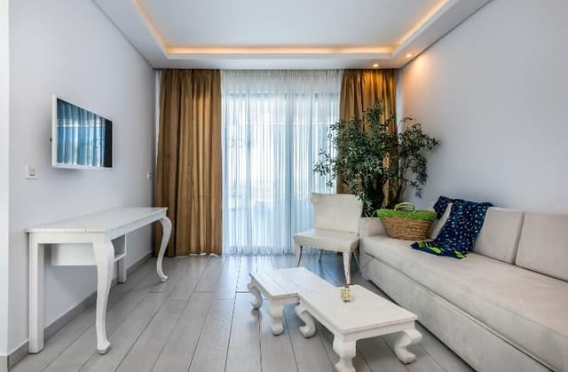 SUITE WITH PRIVATE POOL