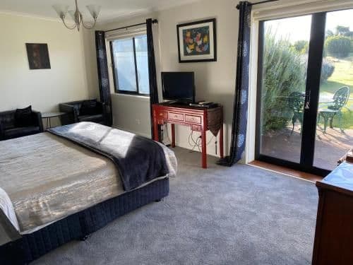 Tea Tree King Room