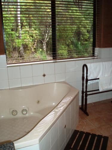Walcott One-Bedroom Chalet with Spa Bath