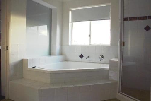Deluxe Two-Bedroom Apartment with Spa Bath - Split Level