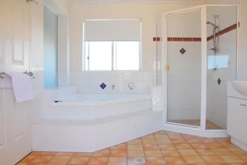 Deluxe Two-Bedroom Apartment with Spa Bath - Split Level