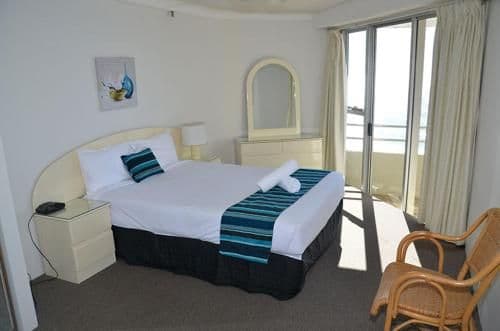 Deluxe One-Bedroom Apartment