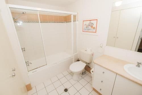 Two-Bedroom Apartment with Air-Conditioning and Garden View