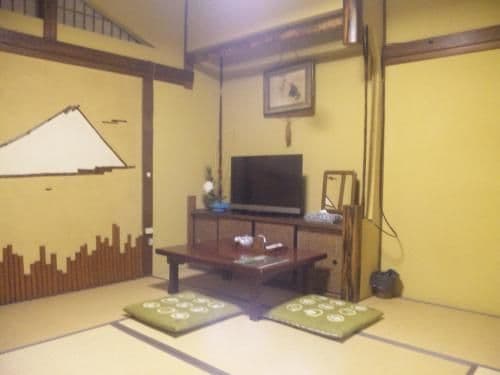 Japanese-Style Twin Room with Shared Bathroom - Non-Smoking
