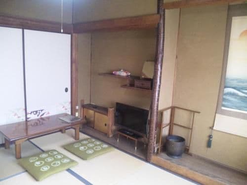 Japanese-Style Twin Room with Shared Bathroom - Non-Smoking