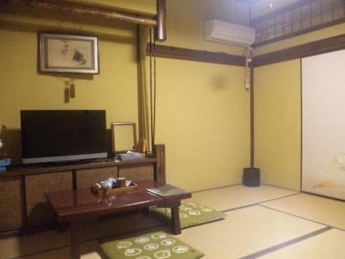 Japanese-Style Twin Room with Shared Bathroom - Non-Smoking