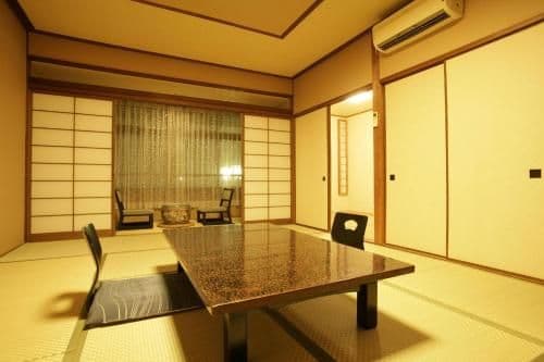 Japanese-Style Quadruple Room with Shared Bathroom