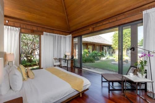 Six-Bedroom Villa