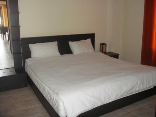 Bungalow (6 Adults)