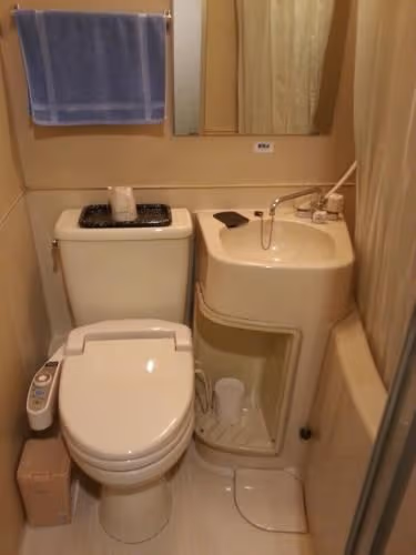 Twin Room with Private Bathroom