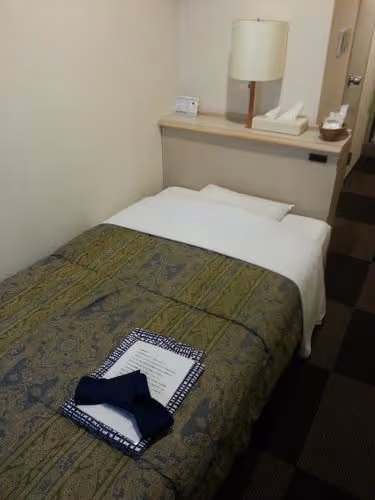 Single Room with Shared Bathroom