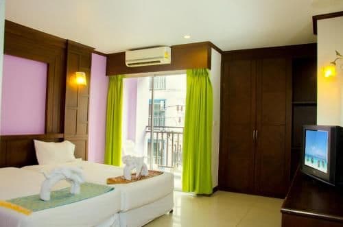 Twin Room with Bath