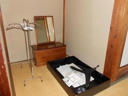 Japanese-Style Single Room with Shared Bathroom
