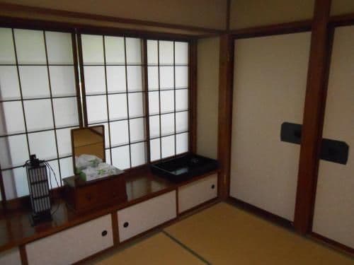Japanese-Style Single Room with Shared Bathroom