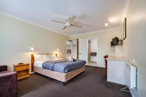 Standard Queen Room