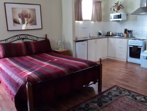 Luxury Queen Room