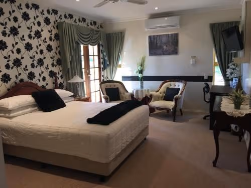 Luxury Queen Room