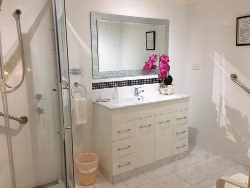 Luxury Queen Room