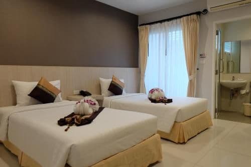 Standard Twin Room (Free Round Trip Airport Transfer)