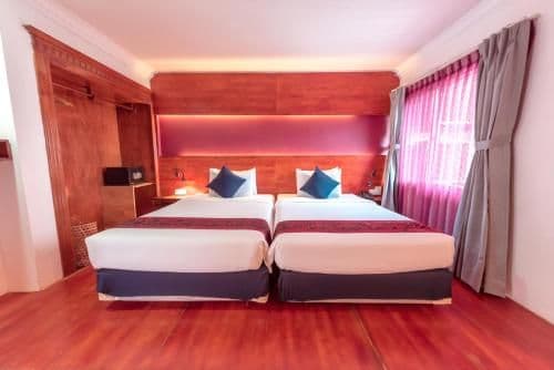 Deluxe Twin Room with City View