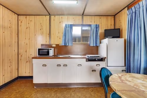 Economy Bungalow with Shared Bathroom