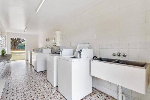 Economy Bungalow with Shared Bathroom
