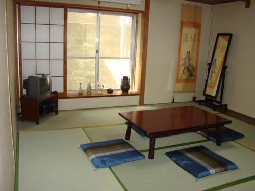 Japanese-Style Family Room