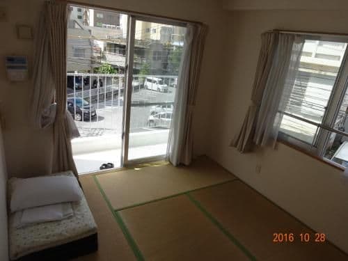 Single Room with Shared Bathroom