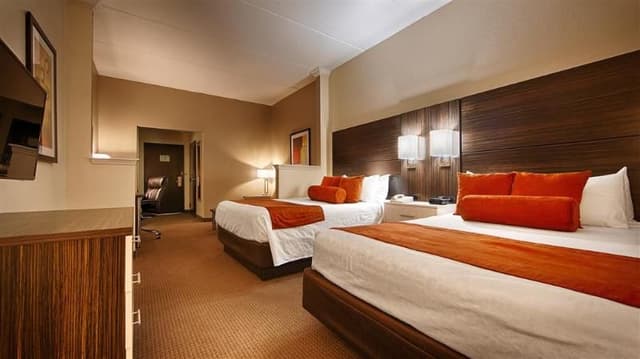 DOUBLE TWO QUEEN BEDS
