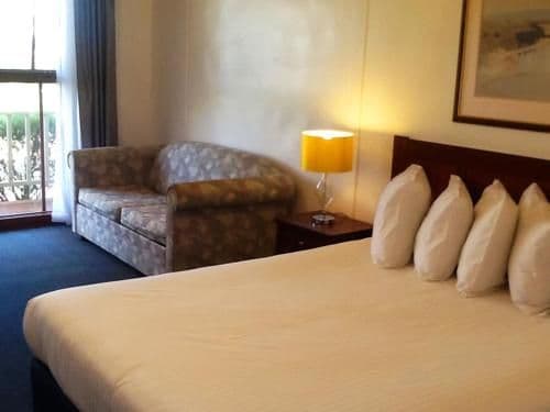 Deluxe Queen Room