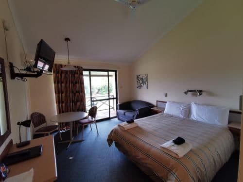 Standard Queen Room