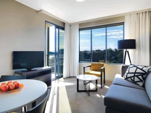 One-Bedroom Apartment with King or Twin Bed