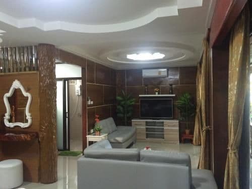 Deluxe Family Room