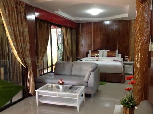 Deluxe Family Room