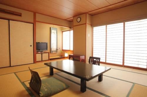 Japanese-Style Room with City View with Shared Bathroom