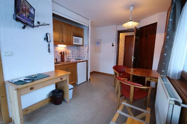 DOUBLE WITH KITCHENETTE