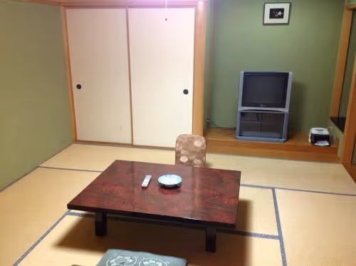 Japanese-Style Twin Room with Shared Bathroom