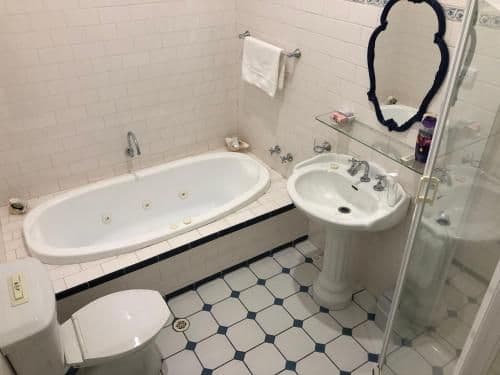 Queen Room with Spa Bath