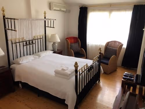 Queen Room with Spa Bath