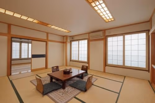 Japanese-Style Superior Room with Shared Bathroom (5 Adult)