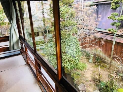 Japanese-Style Superior Twin Room with Shared Bathroom and Garden View
