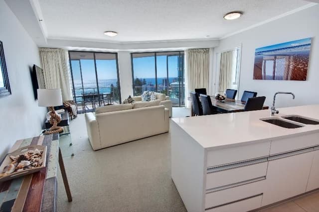 APARTMENT THREE BEDROOMS