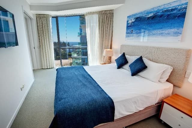 APARTMENT THREE BEDROOMS