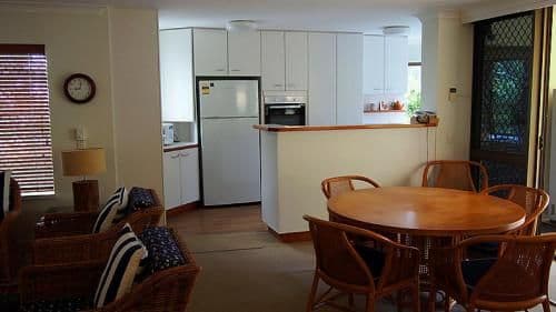 Four-Bedroom Family Apartment with Direct Access to Beach - Coolamon - External Apartment