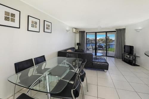 One-Bedroom Apartment - Mid Level
