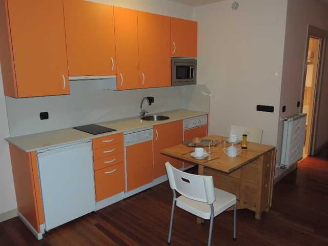 APARTMENT CAPACITY 3